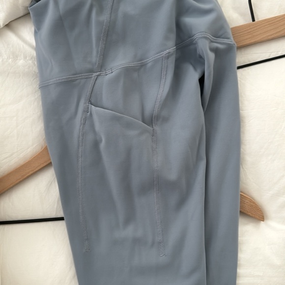 Fast and free 25” leggings - Picture 2 of 4